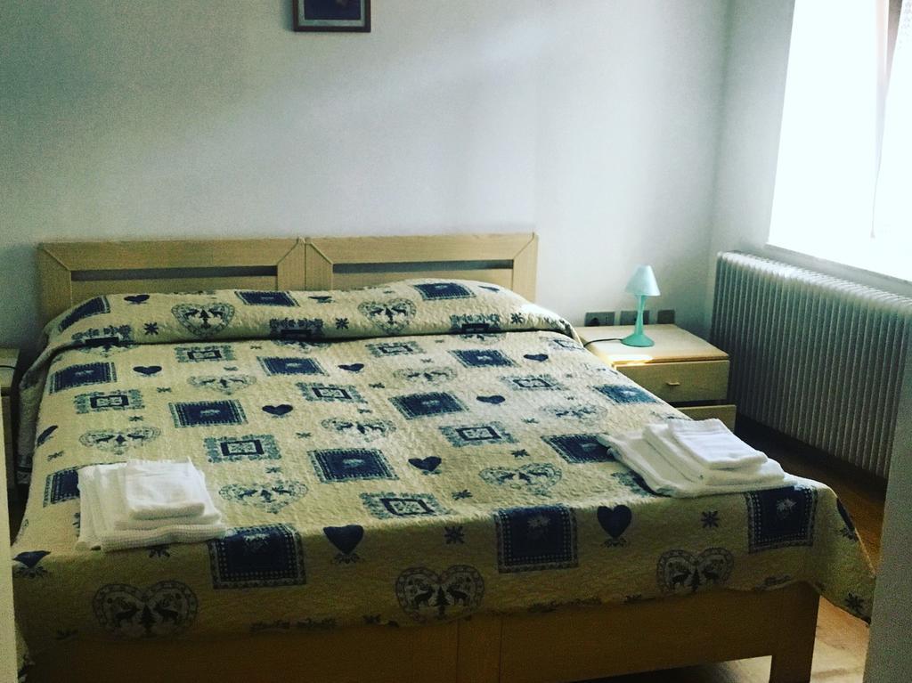 Affittacamere Ceschi 巴塞尔加·迪·皮纳 外观 照片